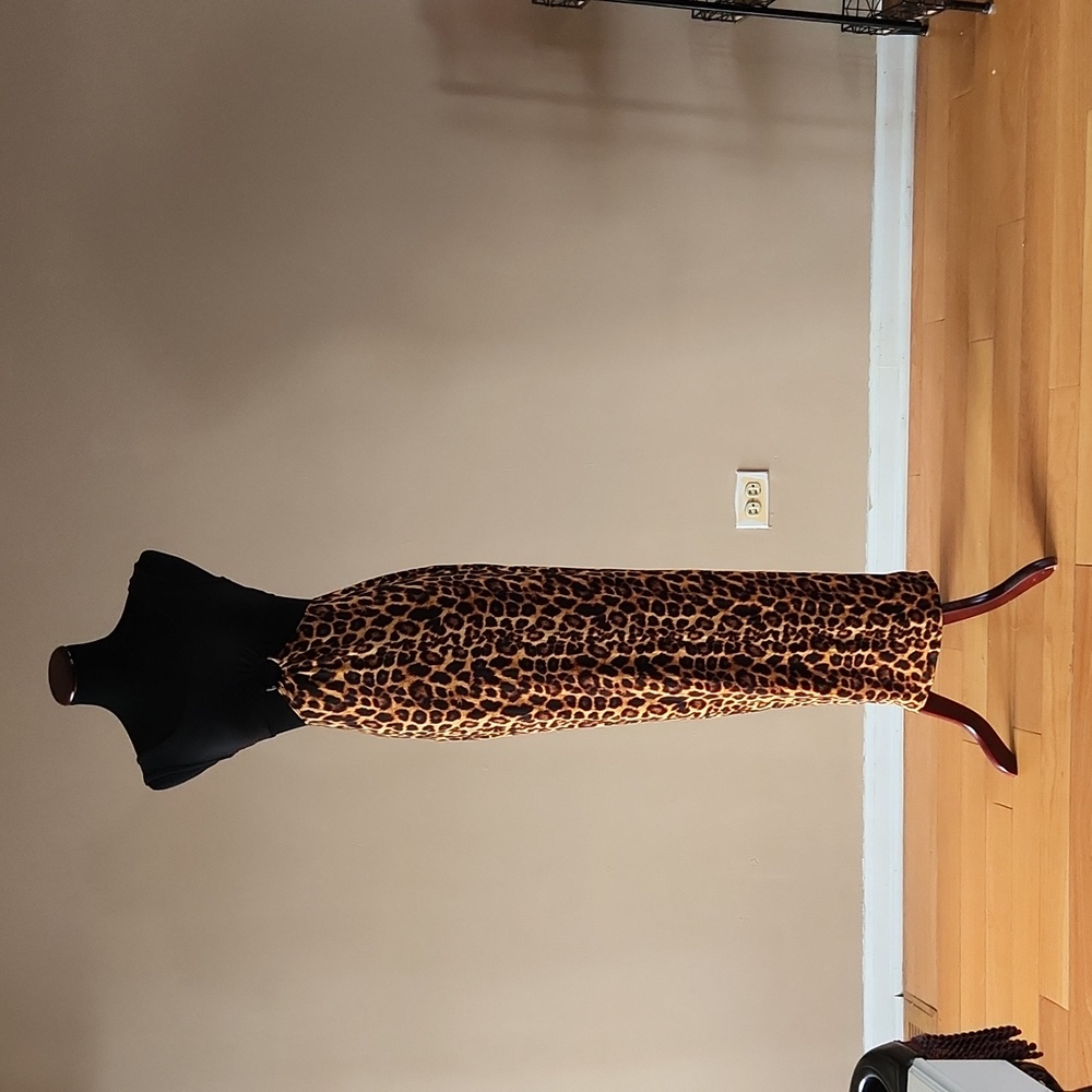 Fashion Nova Maxi Form- Fitted Dress